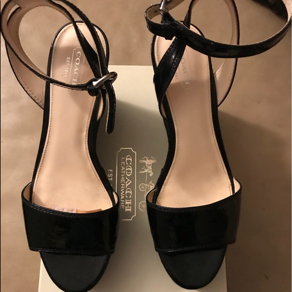 Coach woman’s shoes like new